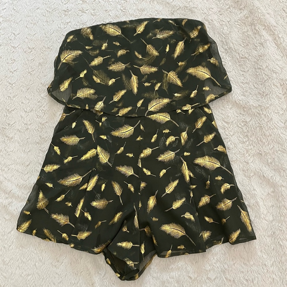 Strapless romper with pockets!